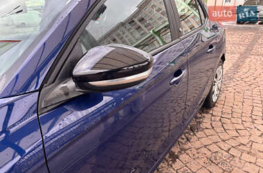 Хэтчбек Opel Corsa-e 2021 в 