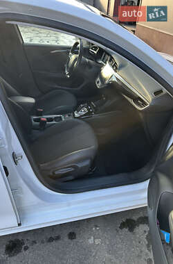 Хэтчбек Opel Corsa-e 2020 в 