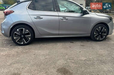 Хэтчбек Opel Corsa-e 2020 в 