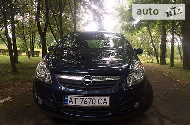 Хэтчбек Opel Corsa 2011 в Калуше