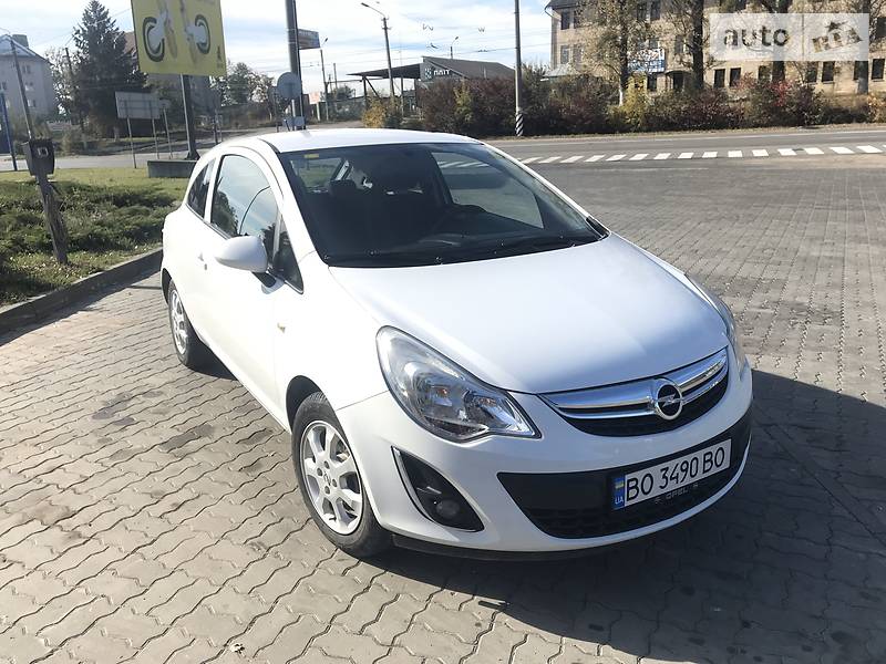 Хэтчбек Opel Corsa 2011 в Бережанах