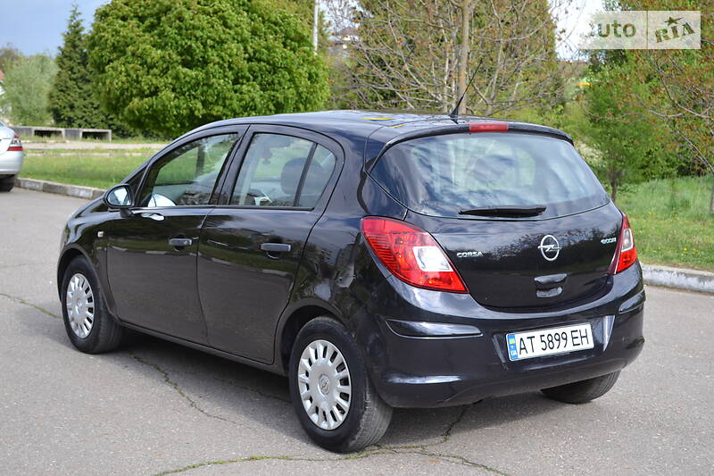 Хетчбек Opel Corsa 2009 в Калуші