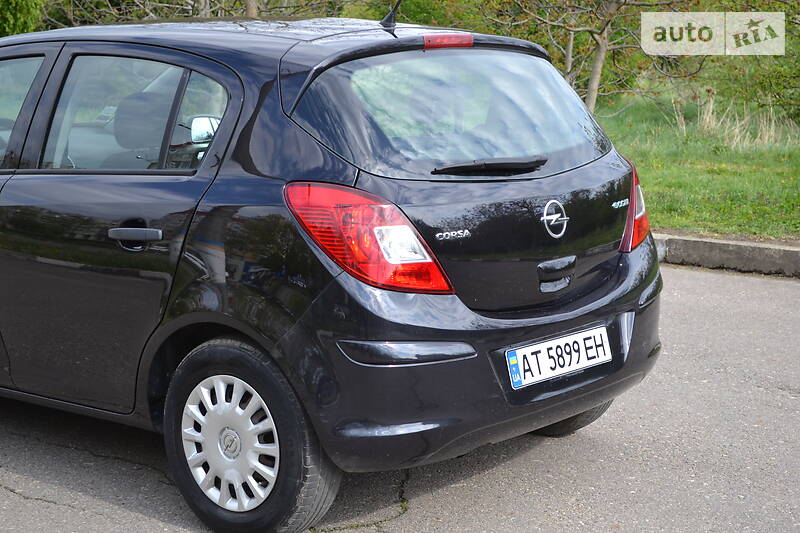Хетчбек Opel Corsa 2009 в Калуші