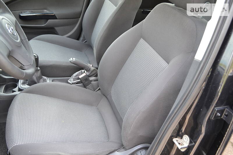 Хетчбек Opel Corsa 2009 в Калуші