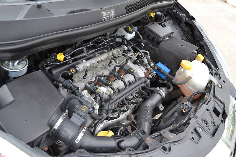 Хетчбек Opel Corsa 2009 в Калуші