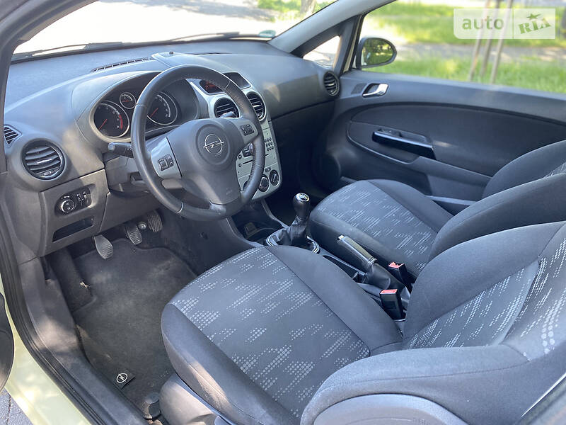 Хетчбек Opel Corsa 2011 в Вінниці