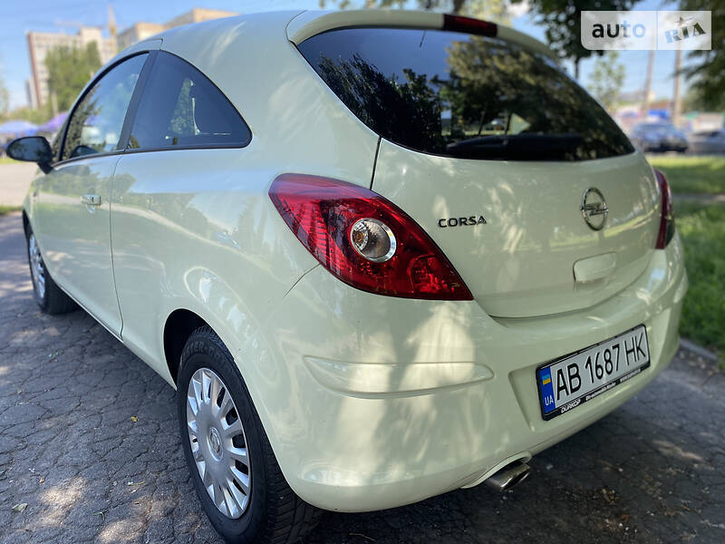 Хетчбек Opel Corsa 2011 в Вінниці