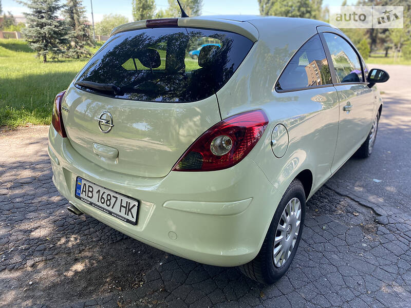 Хетчбек Opel Corsa 2011 в Вінниці