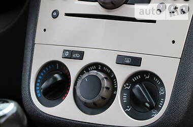 Хетчбек Opel Corsa 2007 в 
