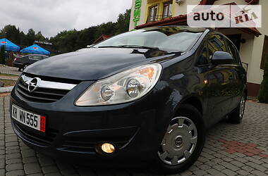 Хетчбек Opel Corsa 2007 в 