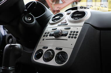 Хетчбек Opel Corsa 2007 в 