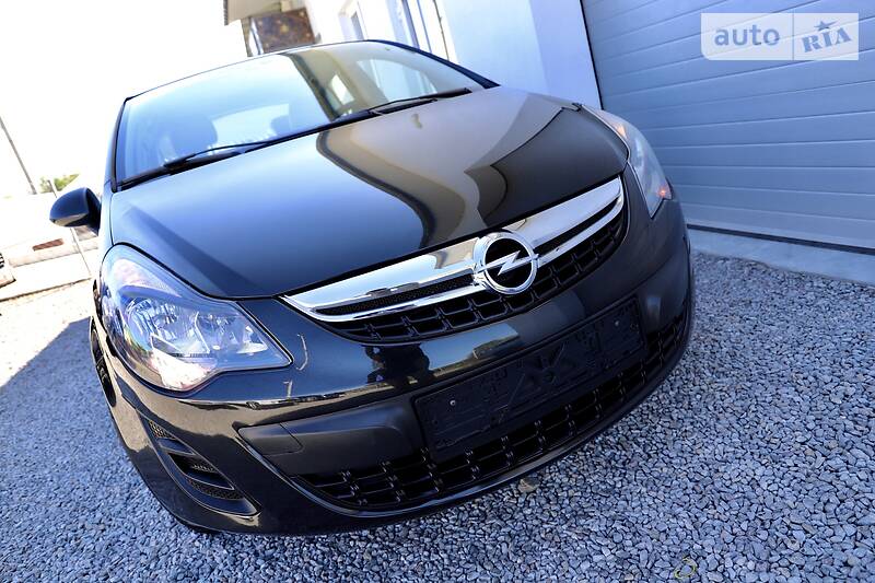 Хетчбек Opel Corsa 2015 в Дрогобичі