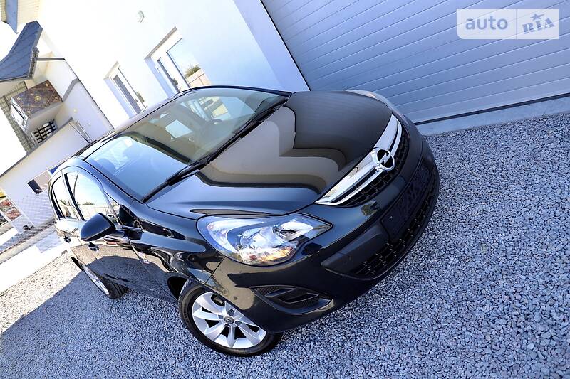 Хетчбек Opel Corsa 2015 в Дрогобичі
