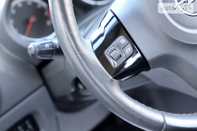 Хетчбек Opel Corsa 2015 в Дрогобичі