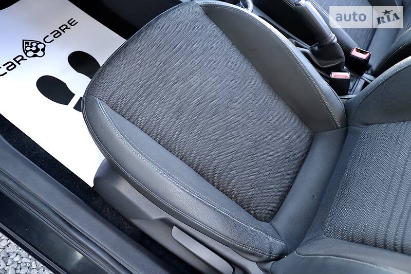 Хетчбек Opel Corsa 2015 в Дрогобичі
