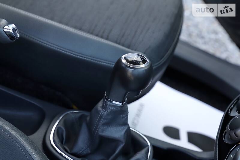 Хетчбек Opel Corsa 2015 в Дрогобичі