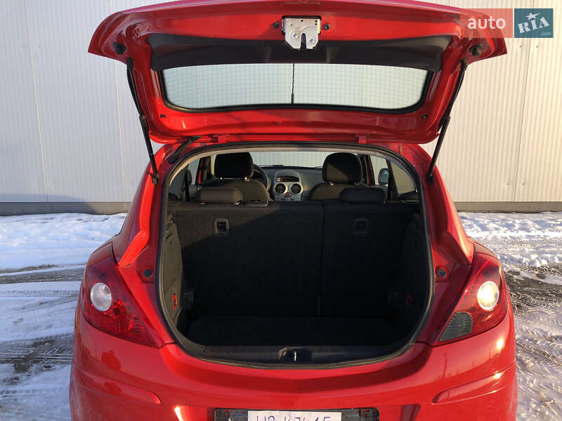 Хэтчбек Opel Corsa 2006 в Ковеле