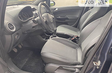 Хэтчбек Opel Corsa 2010 в 