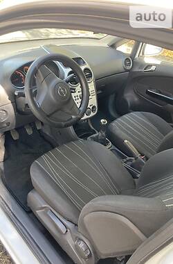 Седан Opel Corsa 2008 в Умани