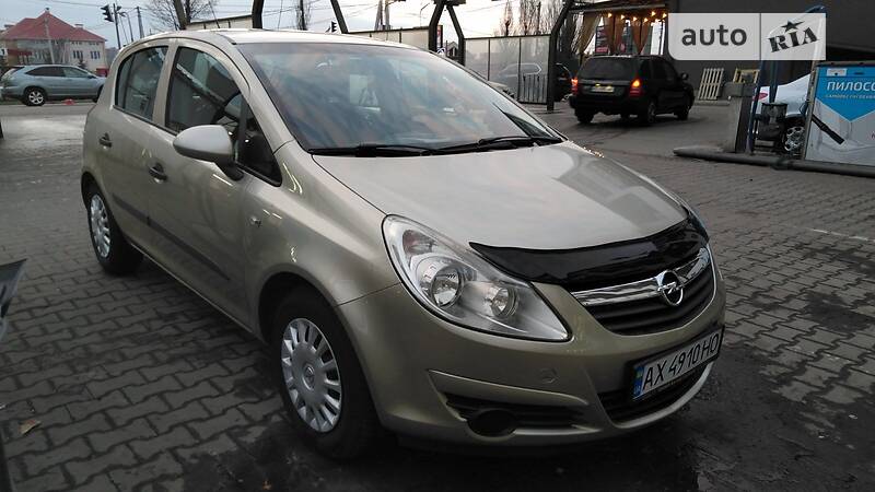 Хэтчбек Opel Corsa 2008 в Киеве