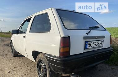 Хэтчбек Opel Corsa 1993 в Золочеве