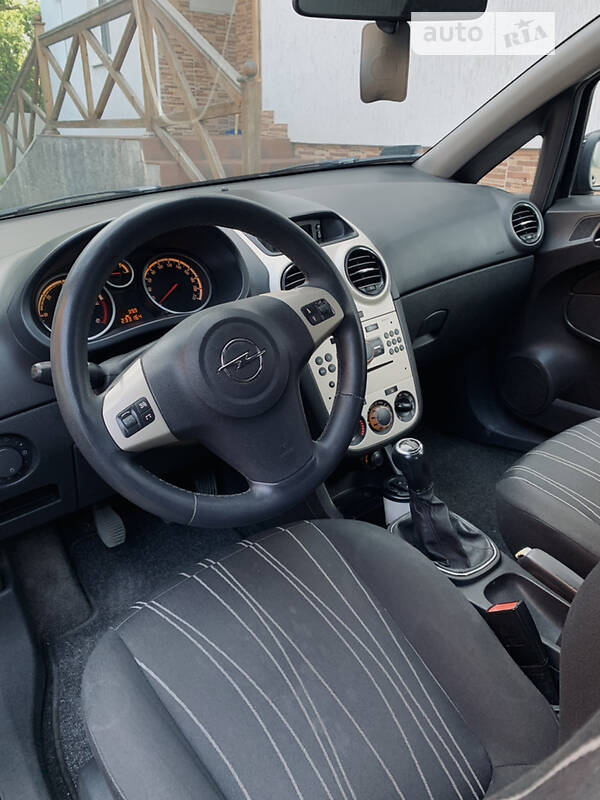 Хэтчбек Opel Corsa 2008 в Черновцах фото 5 Хэтчбек Opel Corsa 2008 в Черновцах