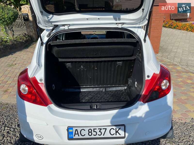 Хэтчбек Opel Corsa 2014 в Камне-Каширском