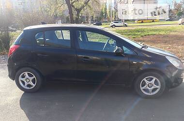 Хэтчбек Opel Corsa 2008 в Киеве