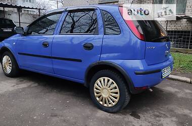 Хэтчбек Opel Corsa 2006 в 