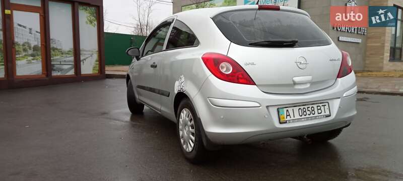 Хэтчбек Opel Corsa 2008 в Киеве