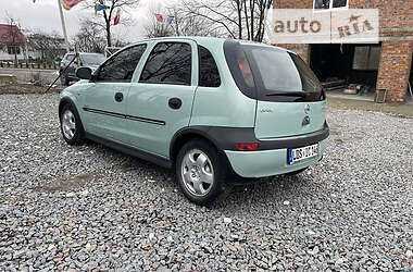 Хэтчбек Opel Corsa 2002 в Дрогобыче