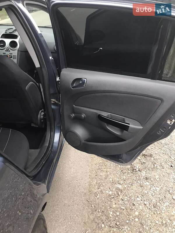Хэтчбек Opel Corsa 2008 в Львове