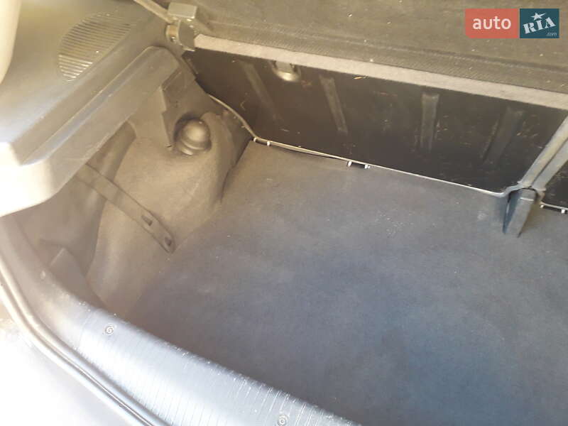 Хетчбек Opel Corsa 2002 в Шептицькому