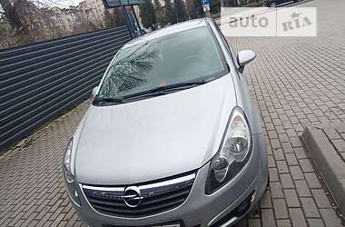 Хэтчбек Opel Corsa 2010 в Ивано-Франковске