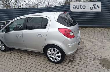 Хэтчбек Opel Corsa 2010 в Ивано-Франковске