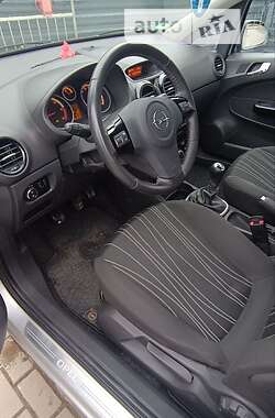 Хэтчбек Opel Corsa 2010 в Ивано-Франковске