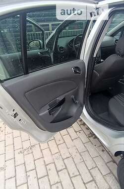 Хэтчбек Opel Corsa 2010 в Ивано-Франковске