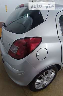 Хэтчбек Opel Corsa 2010 в Ивано-Франковске