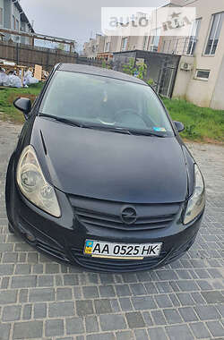 Хэтчбек Opel Corsa 2008 в Киеве