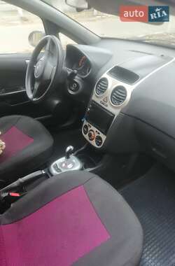 Хэтчбек Opel Corsa 2007 в 