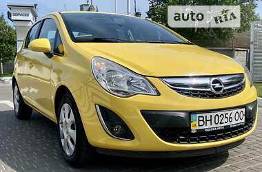 Хэтчбек Opel Corsa 2013 в 