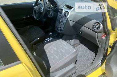 Хэтчбек Opel Corsa 2013 в 