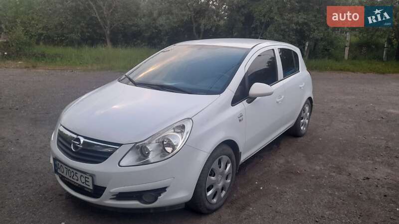 Хэтчбек Opel Corsa 2008 в Перечине