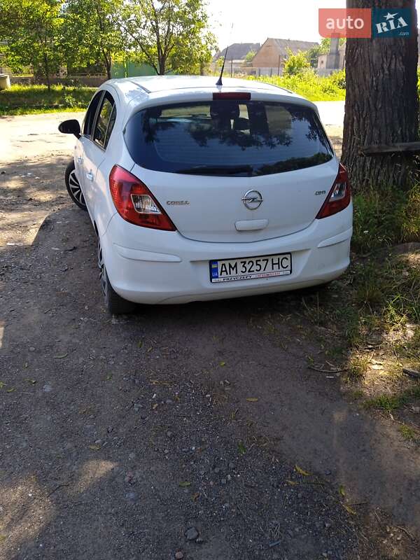 Хэтчбек Opel Corsa 2012 в Андрушевке