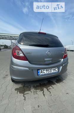 Хэтчбек Opel Corsa 2012 в 