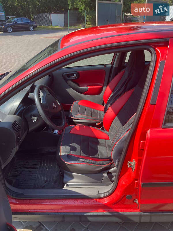 Хетчбек Opel Corsa 2001 в Києві