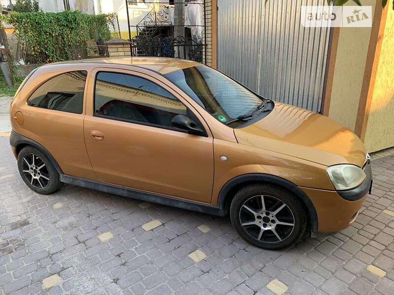 Хэтчбек Opel Corsa 2003 в Золочеве