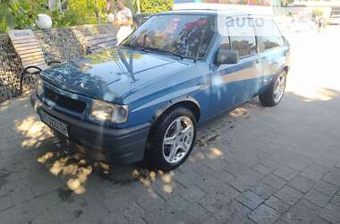 Хэтчбек Opel Corsa 1991 в 