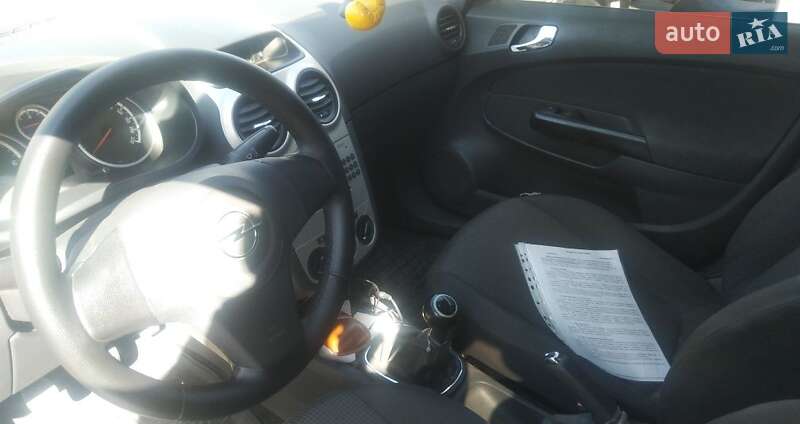 Хетчбек Opel Corsa 2008 в Вознесенську