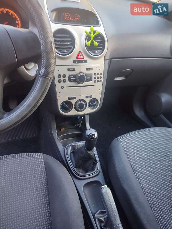 Хэтчбек Opel Corsa 2009 в Кременце